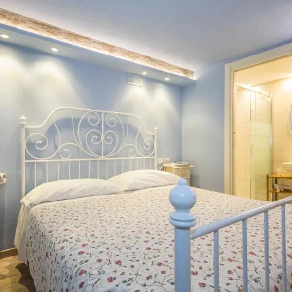 La Contrada B&B: Casnate con Bernate'de bir otel