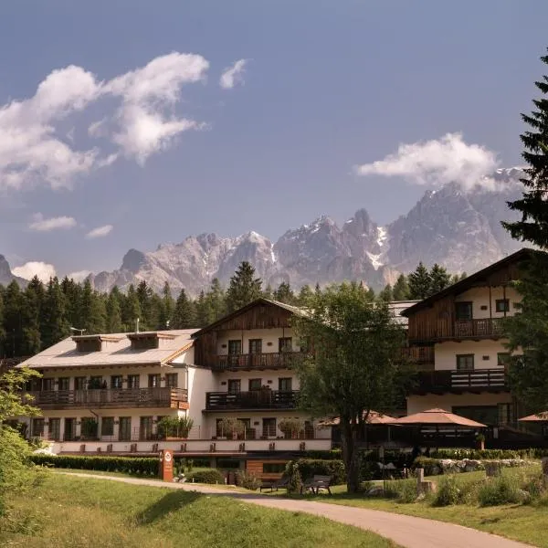 Rosapetra SPA Resort - Small Luxury Hotels of the World, hotel en Cortina dʼAmpezzo