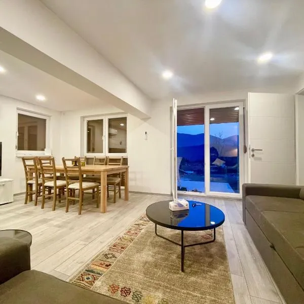 Sky view villa, hotel em Obrovac