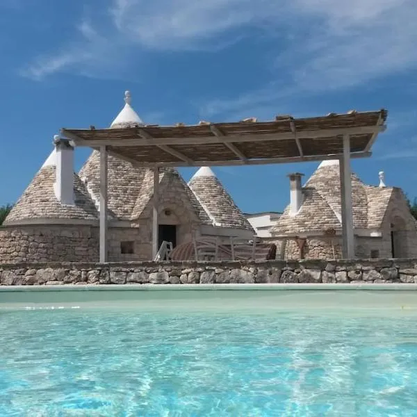 Trullo with swimming pool. Charme&relax