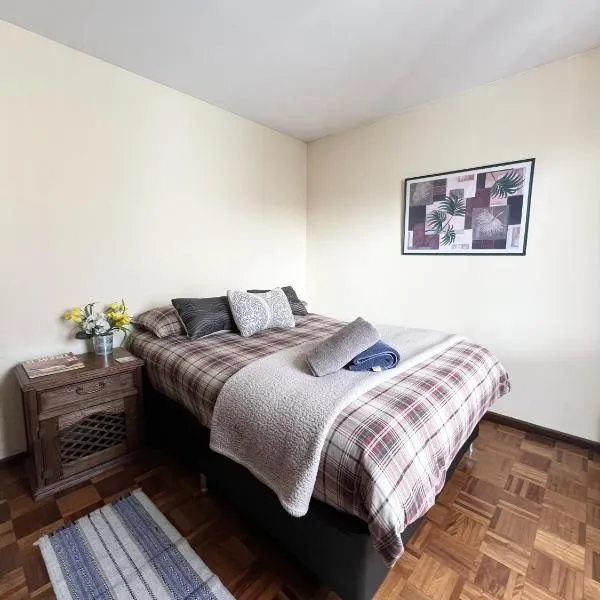 Departamento acogedor en la mejor zona de La Paz, hotel em La Paz