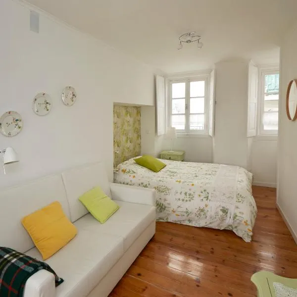 Alfama Cozy Studios by Get Your Stay