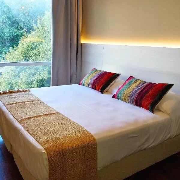 Roomie Salta by DOT Suites, hotel in Salta