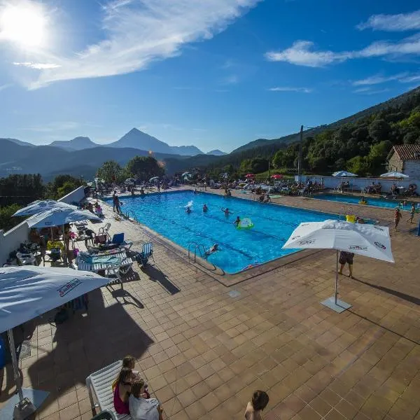 Uxarte -Alojamiento, restaurante y piscinas，阿拉薩特蒙德拉貢的飯店