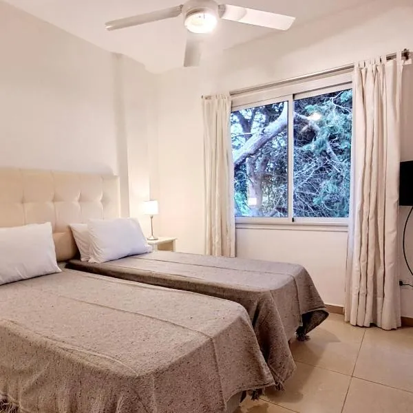 Rivadavia 644 โรงแรมในปีนามาร์