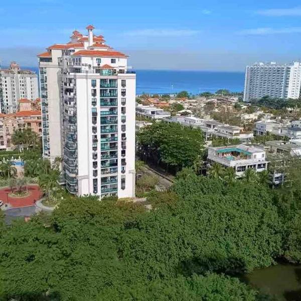 Ap na Barra da Tijuca, atrás do Windsor