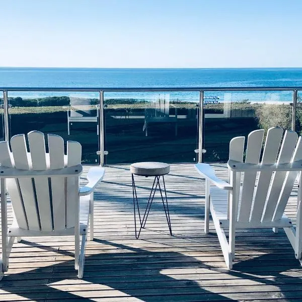 BELLE VUE BEACH HOUSE, hótel í Binalong Bay