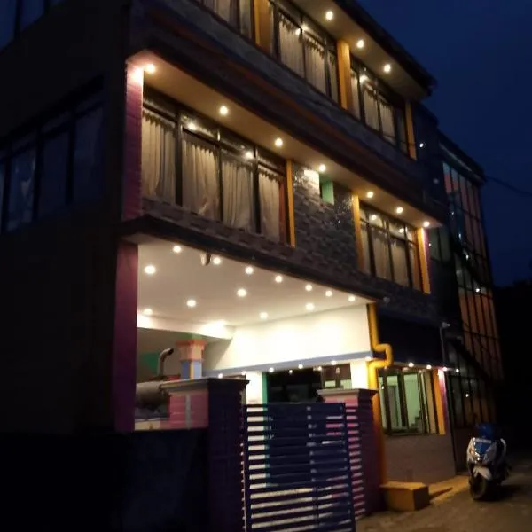 ์๋ฅด์นด์ฐ๋์ ์์นํ ํธํ
SD Residency - Yercaud