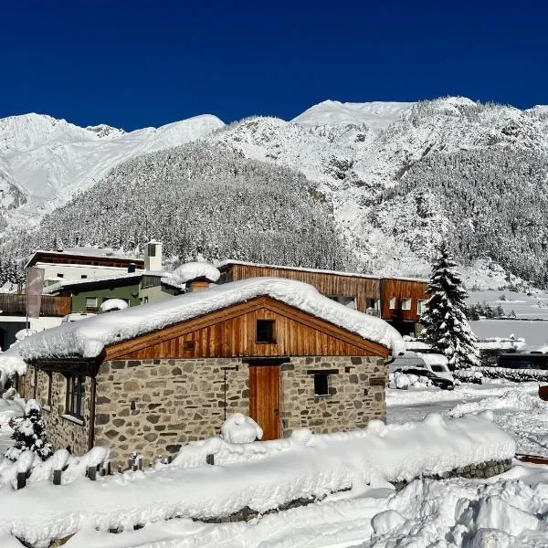 ArlBerglife Ferienresort, khách sạn ở Pettneu am Arlberg