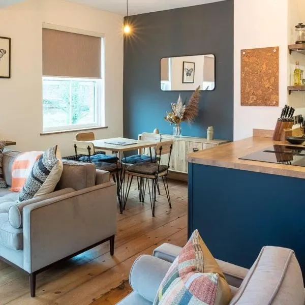 Stylish Quayside Apartment with River View, hotel in Norwich