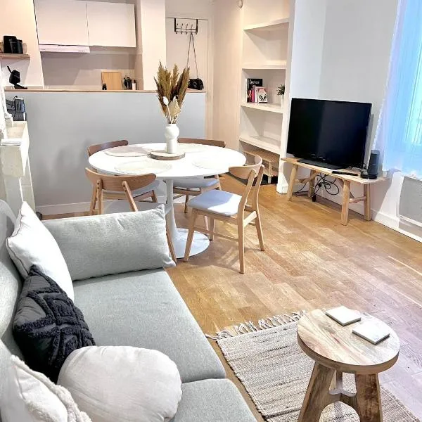 Le Jeanne, appartement en duplex proche forteresse et centre ville, hotel in Chinon