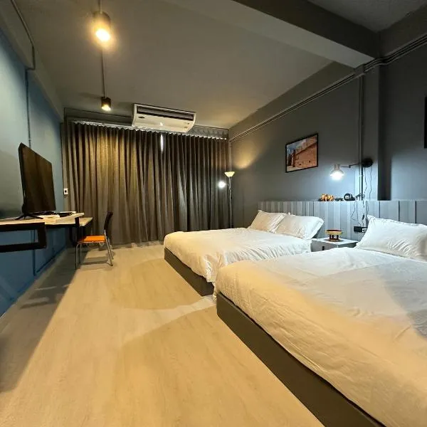 Chiangmai vibe, City House, 7 mins to BTS, City center, Private room in Sathon, Private bathroom, Bangkok, Thailand, ξενοδοχείο στη Μπανγκόκ