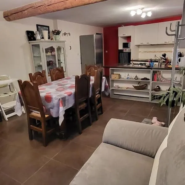 Veyrac, hotel v destinaci Lavoûte-sur-Loire