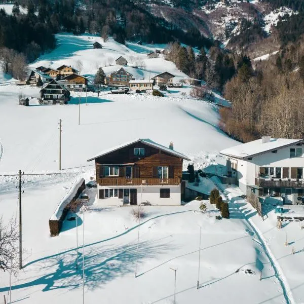 Apartment im Chalet Biodola, hotel v destinaci Amden