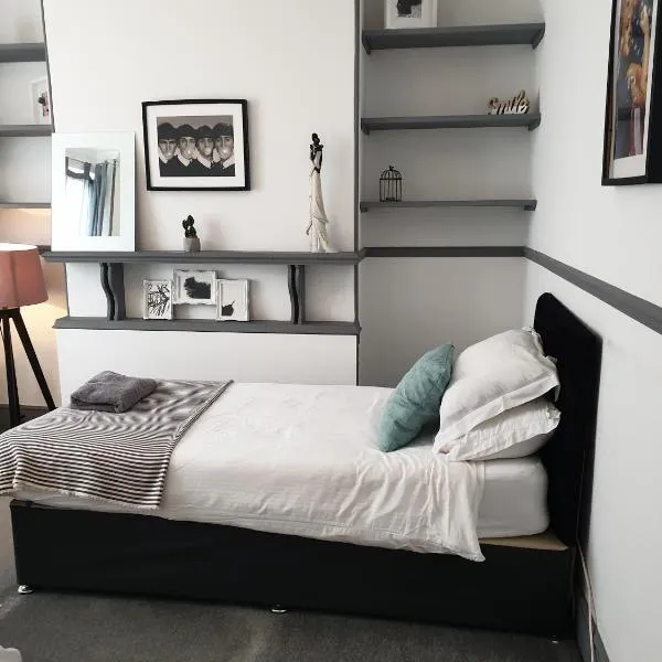 Willow House Excellent accomodation Central Exeter-Uni-Chiefs-RD&E-Courtyard Garden-public parking in vicinty-Sleeps up to 6, hotel v destinaci Exeter