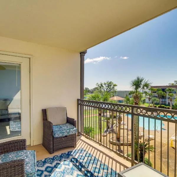 Biloxi Condo with Pool Access - Steps to Beach!, hotel en Biloxi