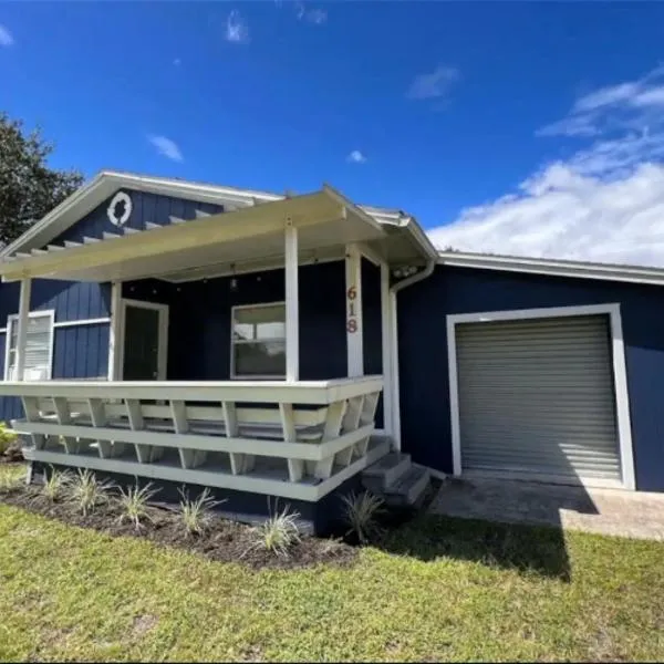 3-Bed Bungalow walk to Historic Downtown Sanford, hotel in Sanford