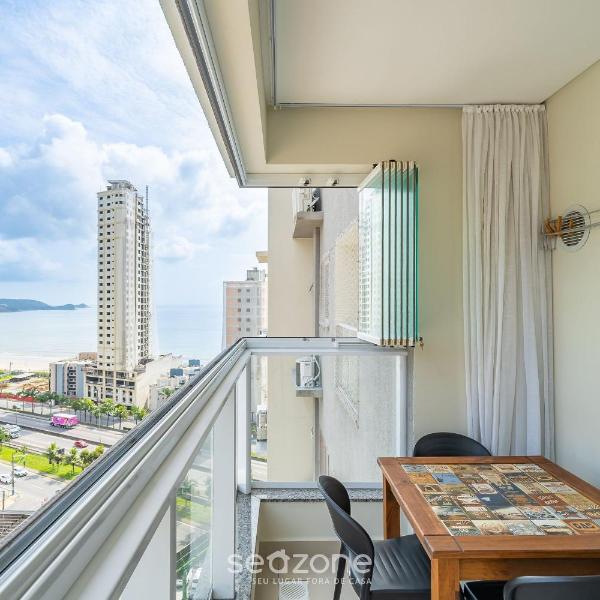 Apto c/ varanda e churrasq. 400m praia DBR0805
