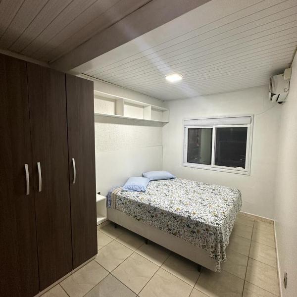 Aluguel casa com piscina no centro em Torres/RS - Foto 2