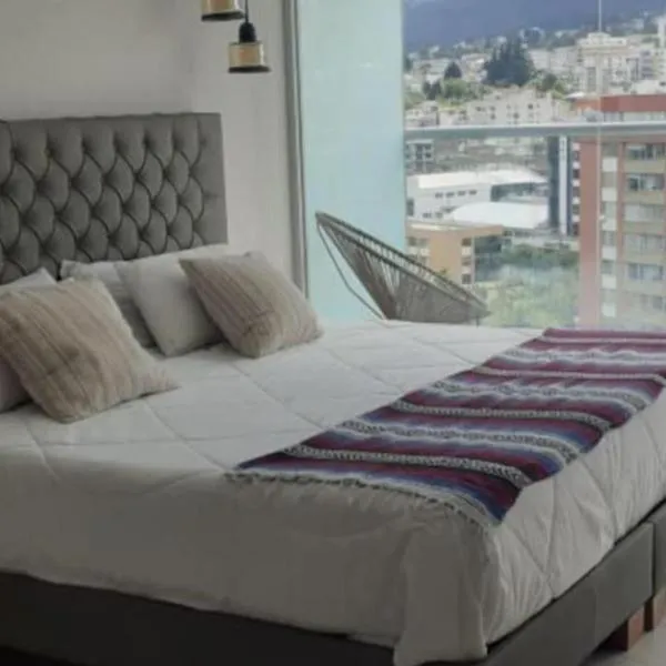 ONE Luxury Views Suite Terrace La Carolina Park Heated Pool & Jacuzzi, hotel en Quito