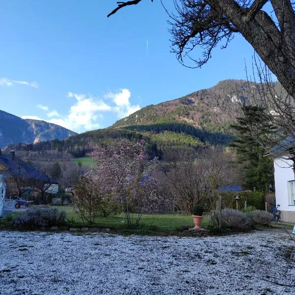 Gemütliche Landhauswohnung, hotell i Payerbach