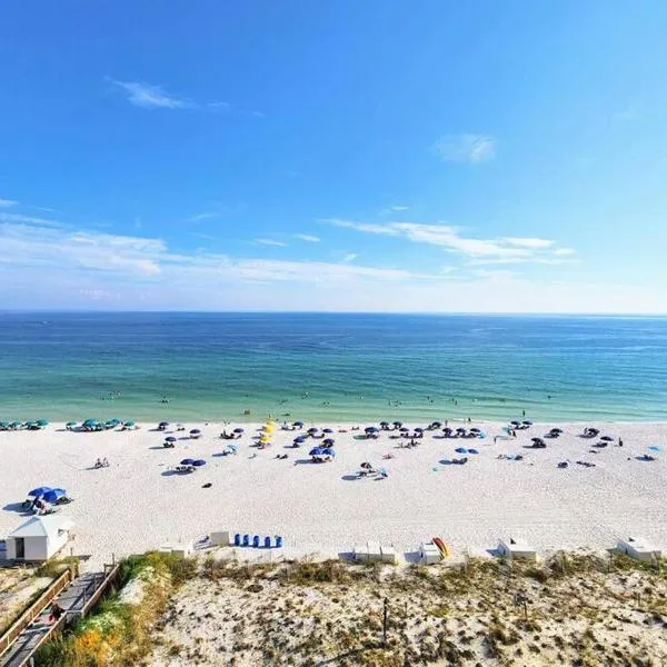 Beachfront condo at Pelican Beach, hotel v destinaci Destin