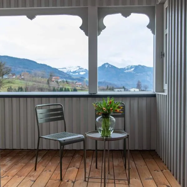 Chalet Vinzenz, Bildstein- mit privatem Ski- und Fahrradraum, hotel v destinaci Bildstein