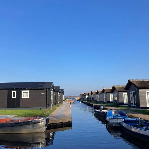 Waterpark Giethoorn: Giethoorn'da bir otel