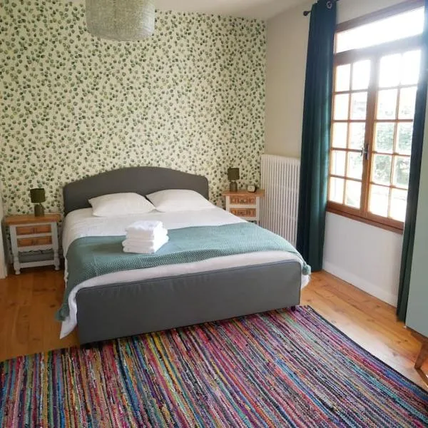 Maison au calme avec jardin à 5 min de Tournus, hotelli kohteessa Cuisery