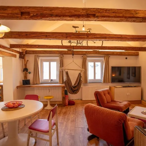 Ferienwohnung Landscapeapartment, 46qm Individual Fewo mit Fernblick ins Zittauer Gebirge, Ferienapartment im historischen Altstadtkern Zittau, Hotel in Zittau