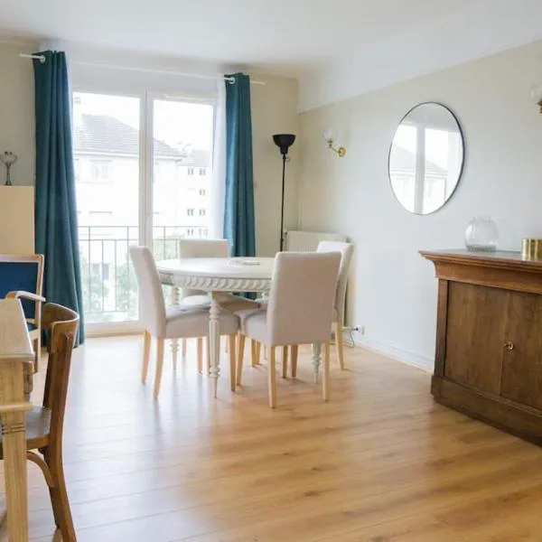 EXIGEHOME - Magnifique T3 à 10 km de Paris Porte de St Cloud, hotel i Vaucresson