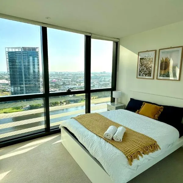 Free Parking Private Room in Docklands - Amazing View - Shared Washroom - Homestay with Host, hotel v Melbourne