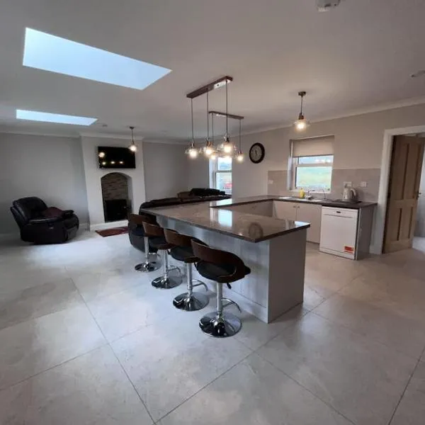 New Atherny Home overlooking The fields of Athenry, hotel in Galway