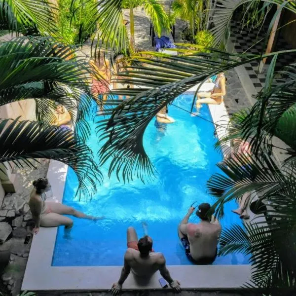 Hostal Azul, hotel a Granada