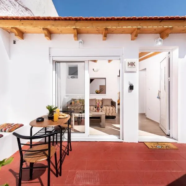 M&K Traditional House, hotel u gradu 'Teologos'