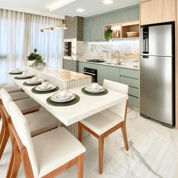 165- Apartamento de 3 quartos na praia de Canto Grande