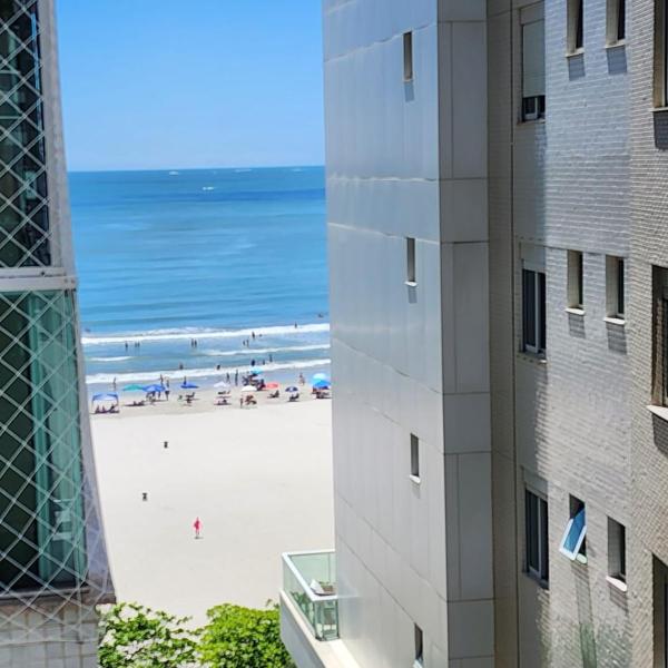 Em frente à praia em Balneário, 6 hóspedes VU3572