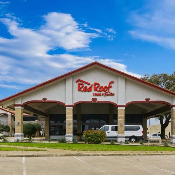 Red Roof Inn & Suites Irving - DFW Airport South，Minters Chapel的飯店
