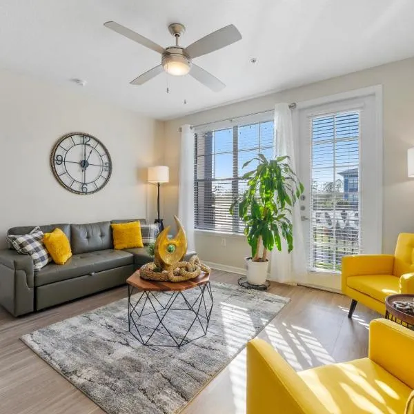 Stylish 2BR Corporate Stay Pool Balcony #2, khách sạn ở Tampa