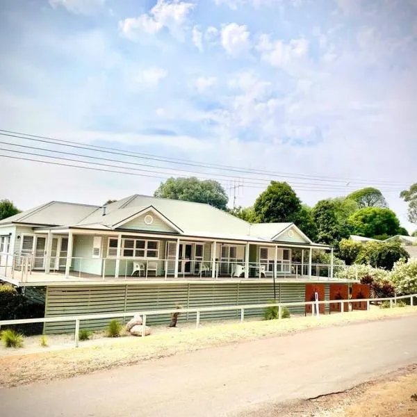 River Front on Hennessy, hotel in Tocumwal