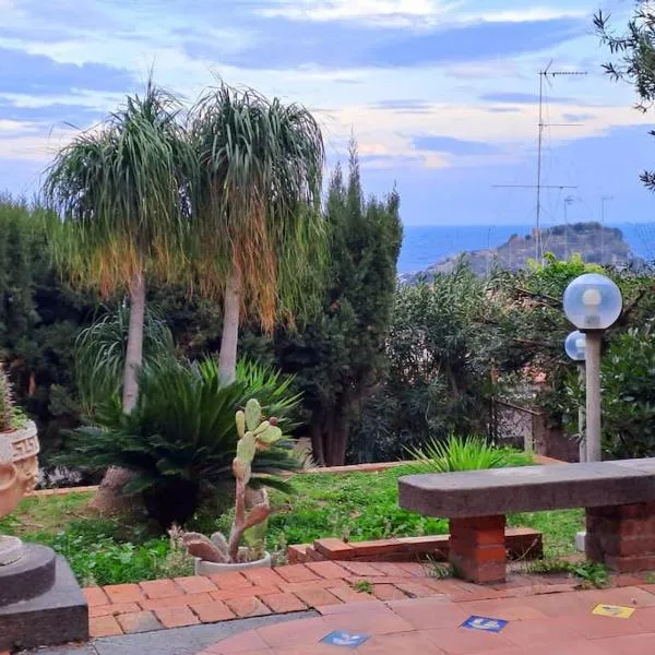 Unica, hotel v destinaci Aci Castello