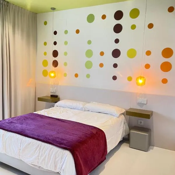 LAHOLA Glam Suites, hotel v destinaci Torremolinos