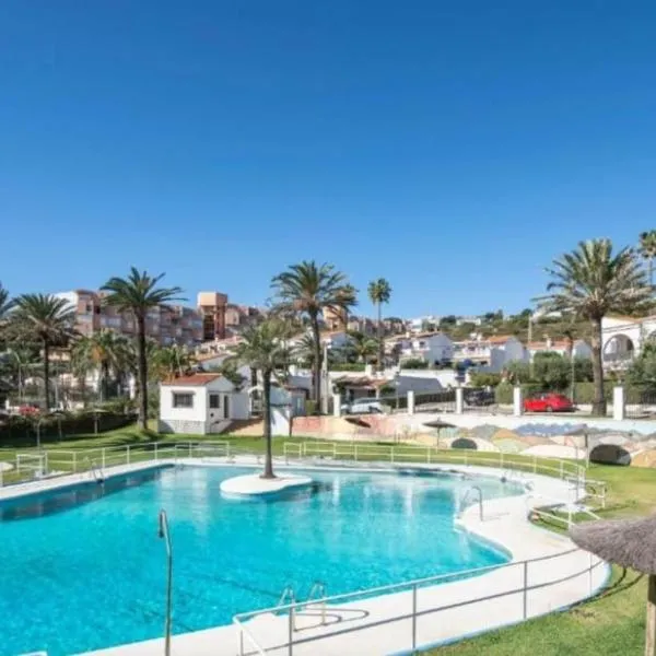 Beach and Golf House Sotogrande - Torreguadiaro, hotel v destinaci Torreguadiaro