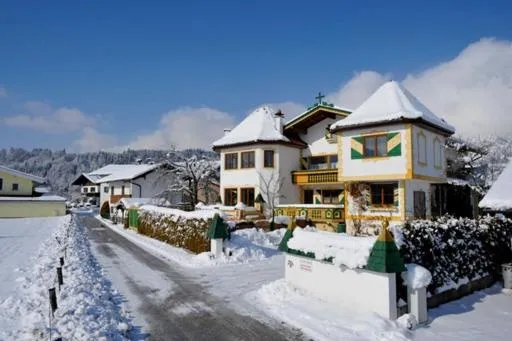 Ferienwohnung Dobner Schlössl, hotel en Angath