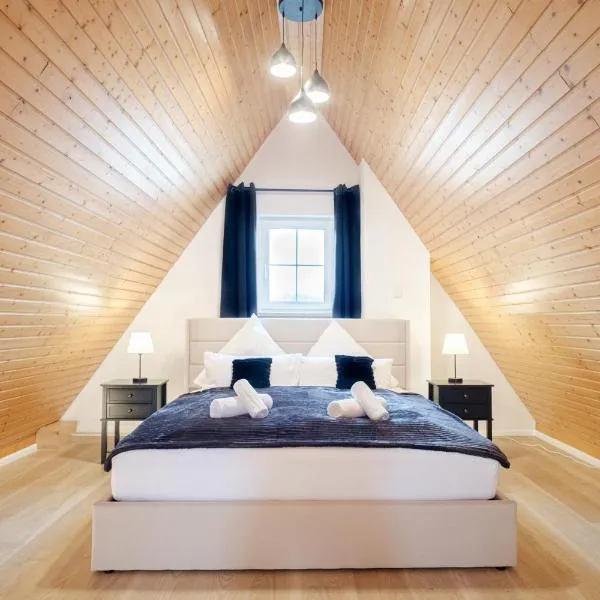 NEU Deluxe Suite Münsterblick, Maisonette, Kingsize Bett, Küche, Netflix, Aussicht, E-Kamin, hotel di Bad Säckingen
