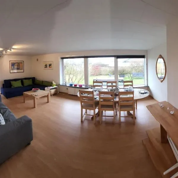 Family Friendly Apt B, 900m to Lego House, parking, Legoland, Lalandia, hotel v destinaci Billund