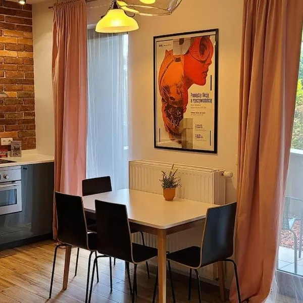 Lovely One-Bedroom Condo With Patio., hotel in Warsaw