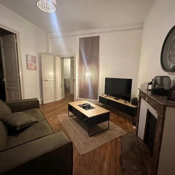 Appartement F4 centre Moulins, hotel in Moulins