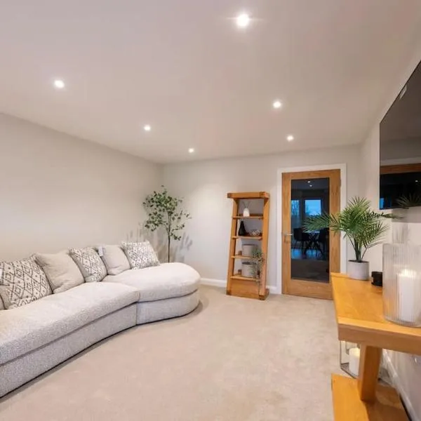 *Penthouse Luxury Apartment 2min to City, hotel in Carlisle