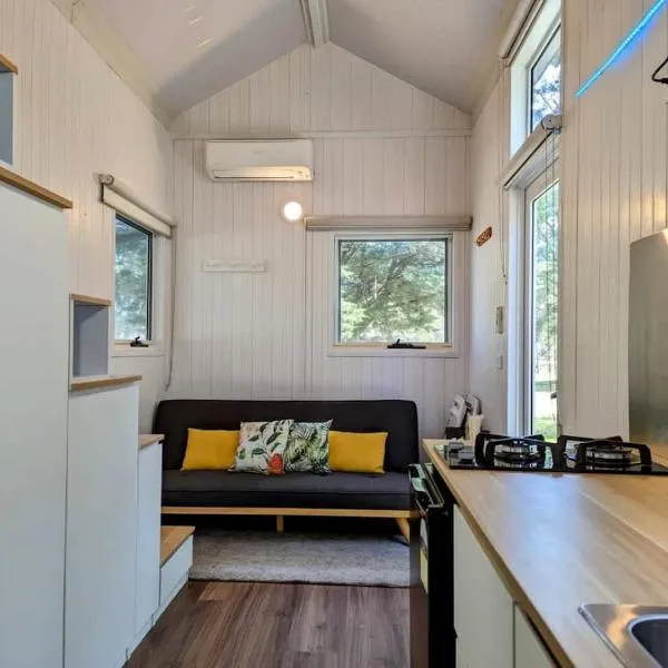 Tiny House 20 at Grampians Edge, готель у місті Dadswells Bridge